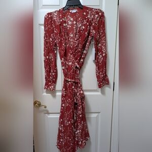 Reformation Susanna wrap midi dress in Bryce red white floral size Medium M NWT